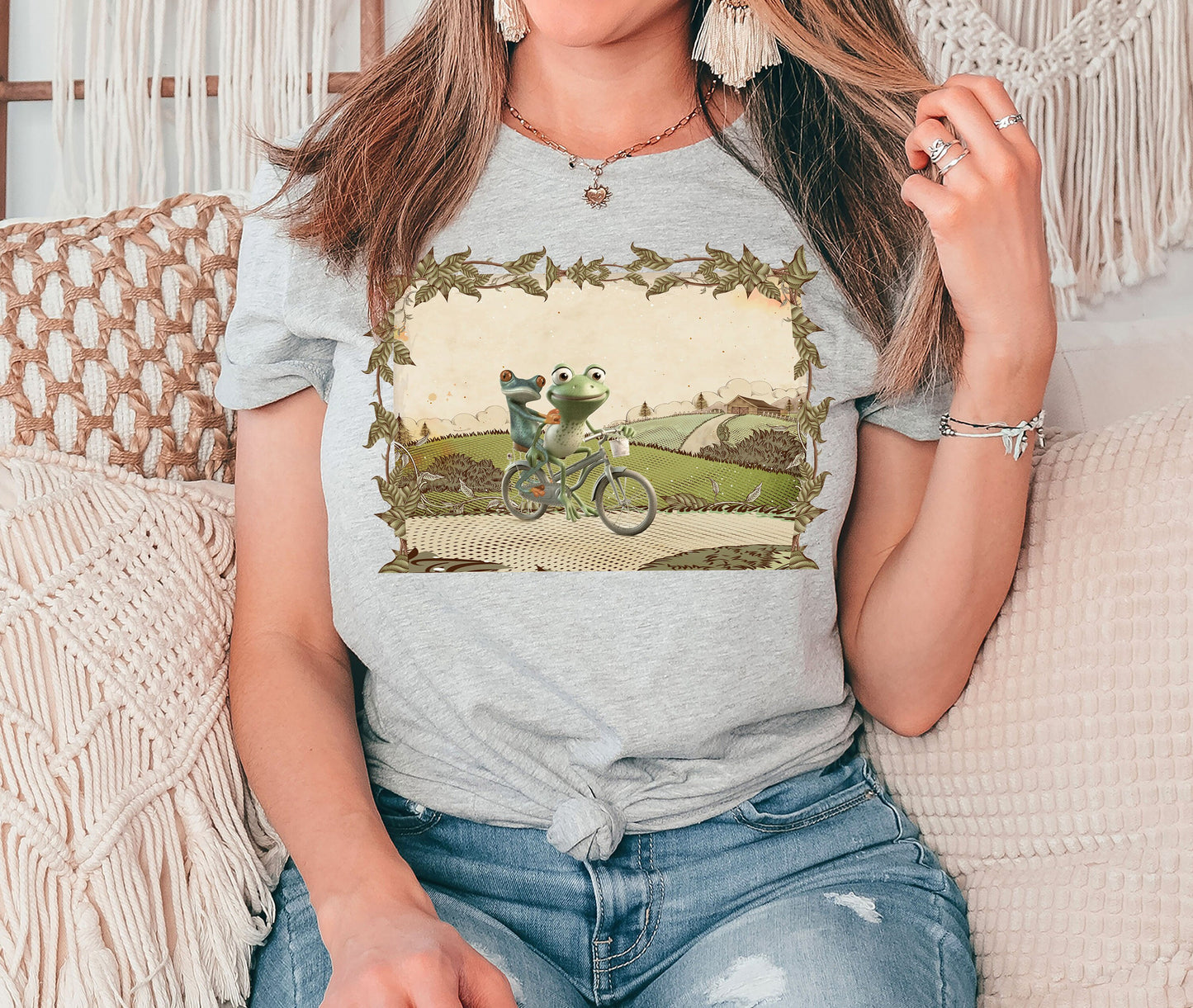Frog Couple Tshirt, Funny Shirt, Frog Lover Gift, Animal Shirt, Frog Shirt, Animal Lover, Frog And Toad Shirt, Gift for Him, Gift for Her