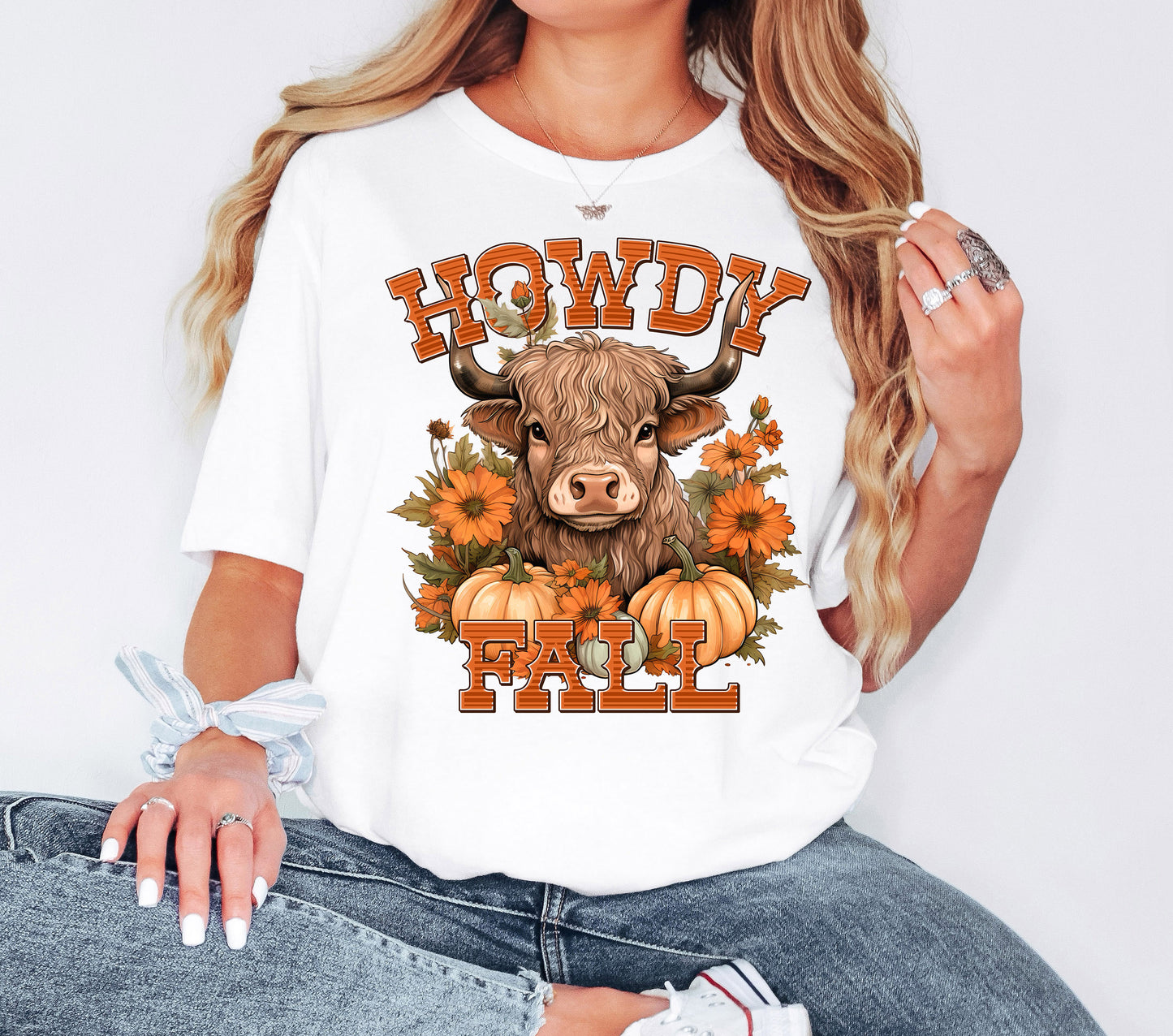Howdy Cow Tshirt, Western Shirt, Cow Shirt,Pumpkin Shirt,Fall Shirt,Western Cow Shirt,Fall Gifts,Cow Pumpkin Shirt,Gift for Her,Gift for Him