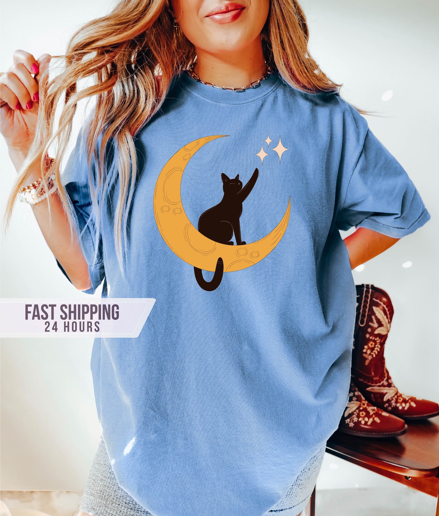 Moon and Cat Tshirt, Moon Shirt, Cat Shirt, Cat Mom Gift, Mystical Cat, Moon Shirt, Cat Lover Gift,Gift for Her,Gift for Him,Cat Lover Shirt
