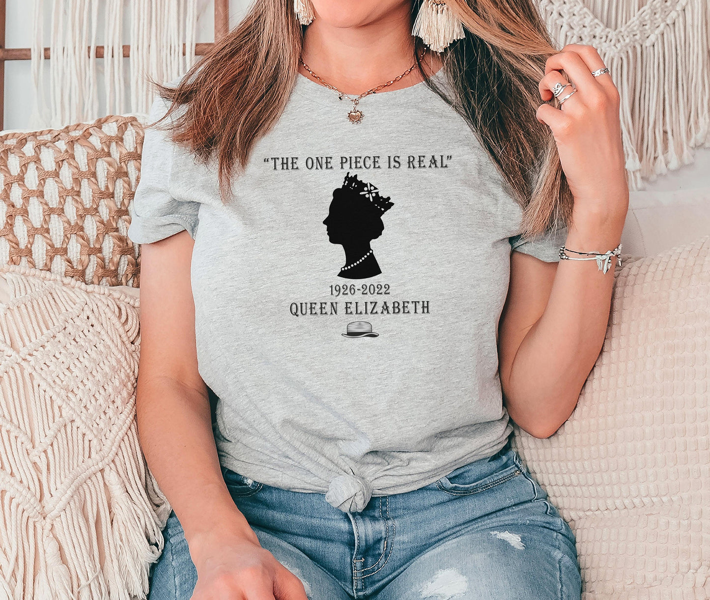 Queen Elizabeth II Tshirt, The Queen Shirt, Queen's Crown Tshirt, Royal Monarchy Tee, Queen Of England TShirt, Queen Elizabeth Shirt