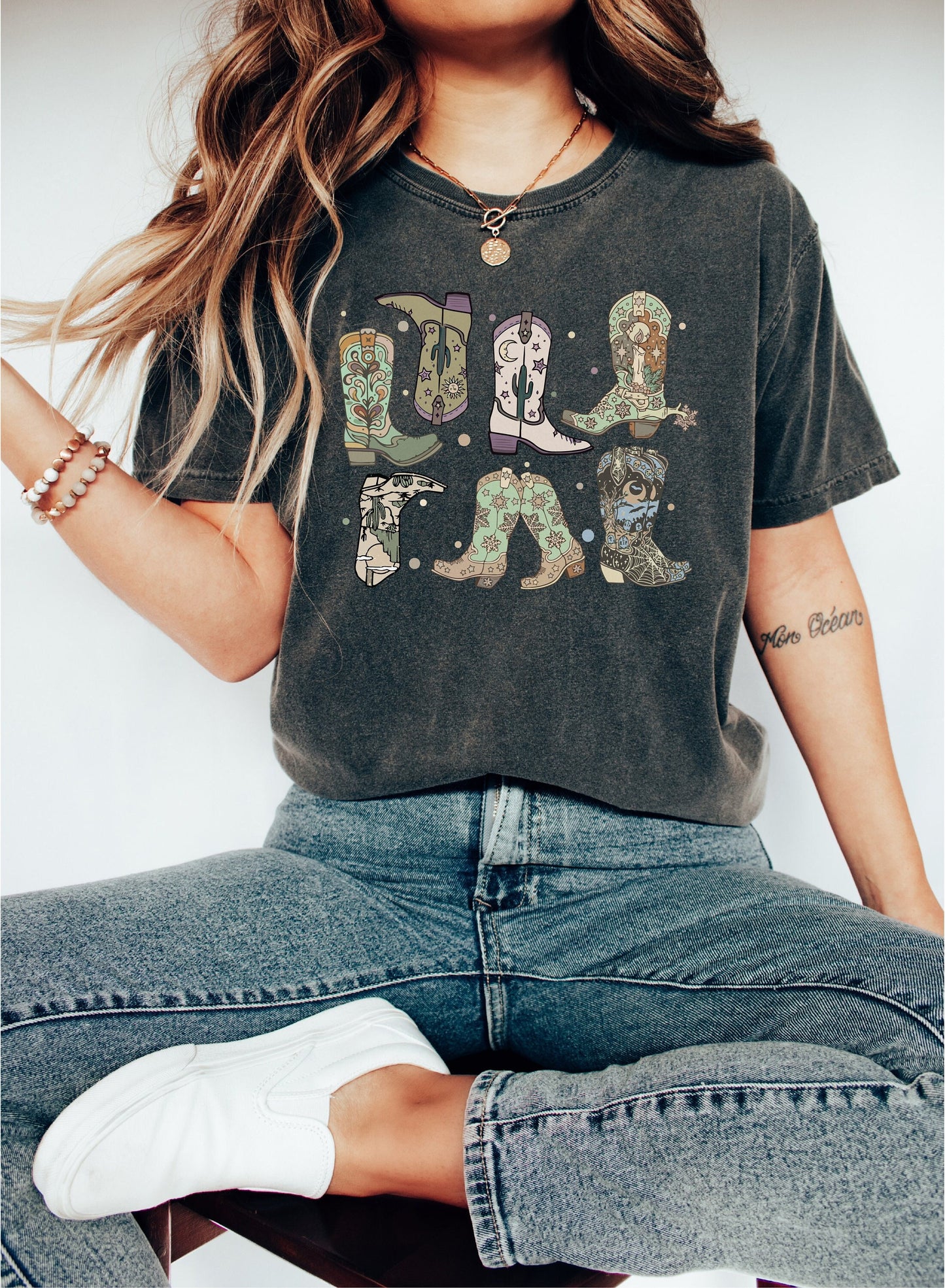 Cowgirl Boots Tshirt, Western Graphic Tee, Cute Country Shirts, Cowgirl Shirt, Western Shirt, Cowgirl Gift,Country  Shirt,Western Tee