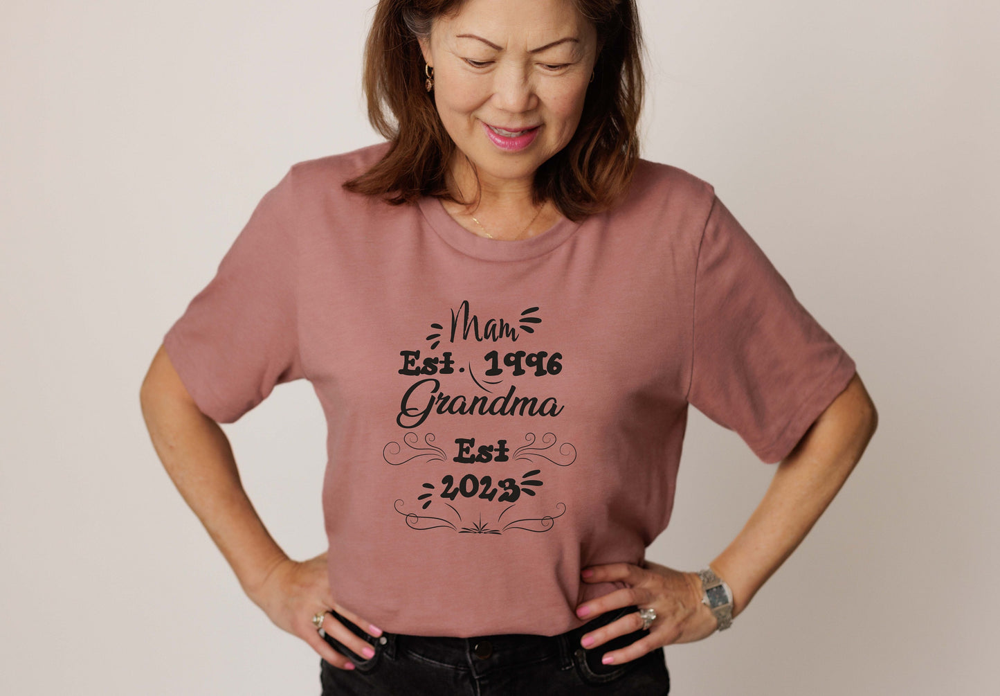 Custom Grandma Tshirt, Mom Est Granma Est, Mothers Day Gift, Grandma Shirt, Custom Shirt, Grandma Gift, Mothers Day Shirt,Personalized Gifts