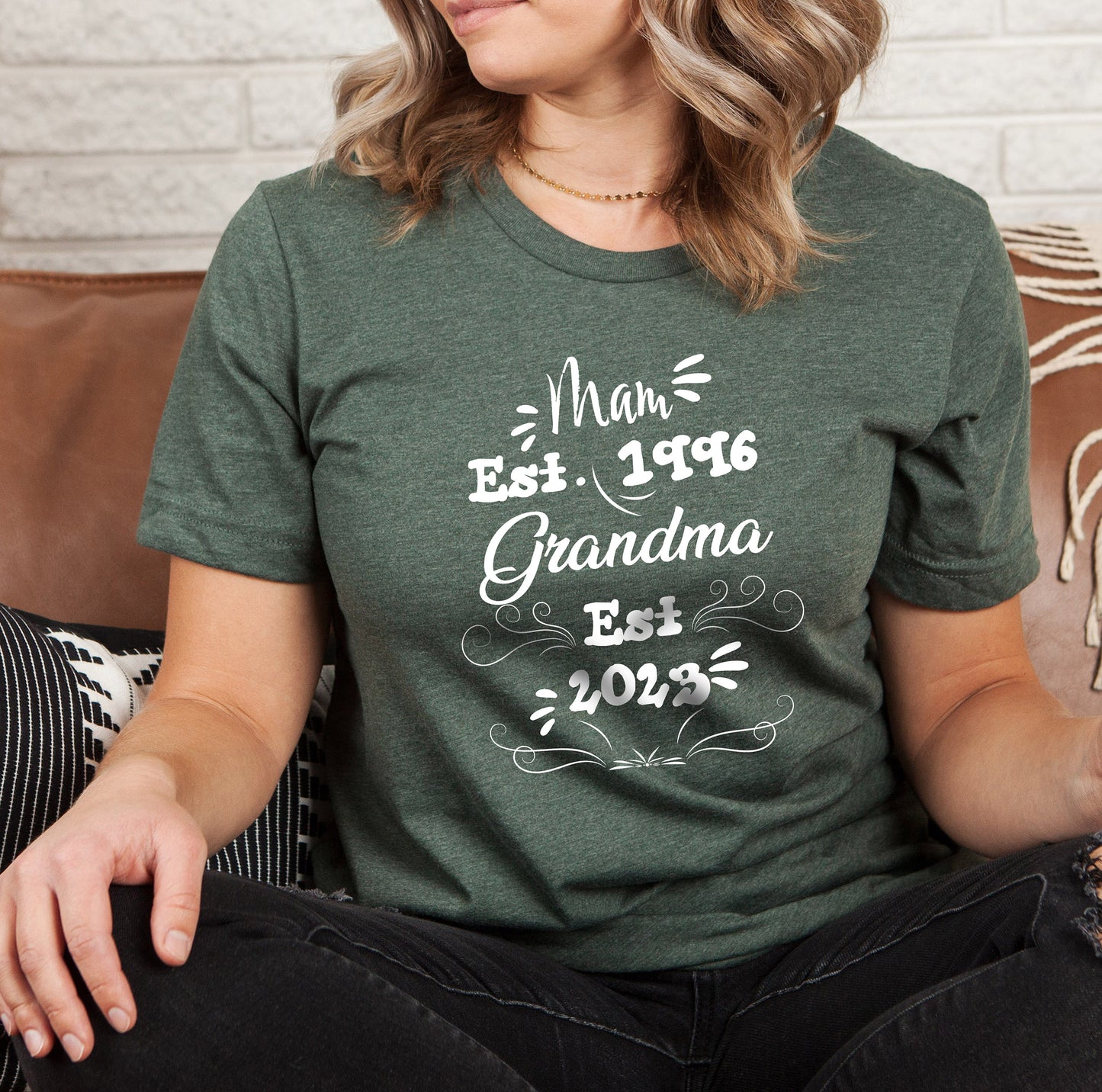 Custom Grandma Tshirt, Mom Est Granma Est, Mothers Day Gift, Grandma Shirt, Custom Shirt, Grandma Gift, Mothers Day Shirt,Personalized Gifts
